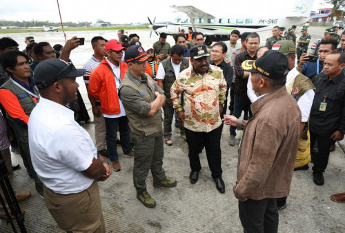 Bantuan Untuk Warga Terdampak Kekeringan Tiba di Bandara Timika, Papua 