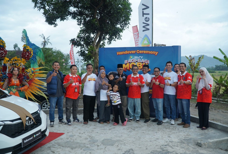 Hobi Nonton Dracin, Warga Pamekasan dan Jember Dapat Hadiah Mobil dari Telkomsel dan WeTV