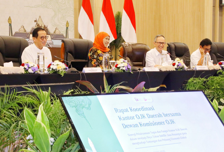 Peringati Hari Pasar Modal Indonesia, Khofifah Ajak Masyarakat Cerdas Berinvestasi di Era Digital