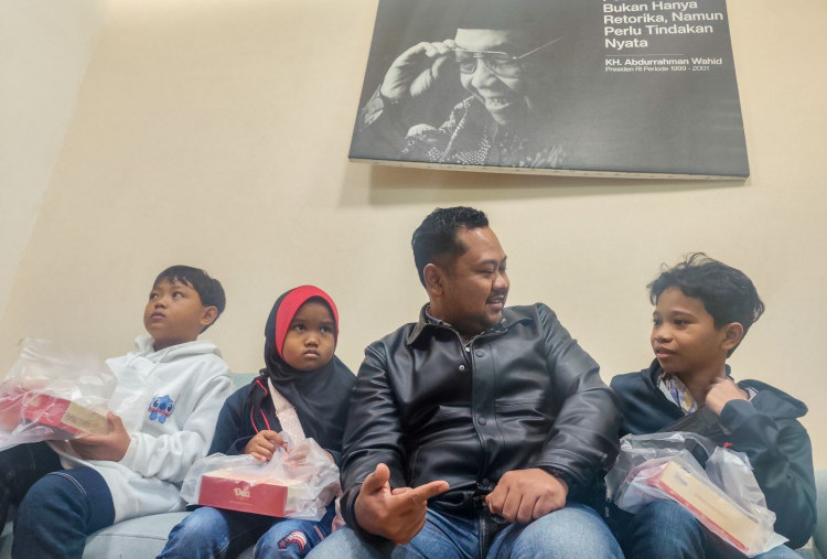 Gus Yani Pulangkan Anak Pekerja Migran dari Negeri Jiran, Jamin Hak Dasar Anak Terpenuhi