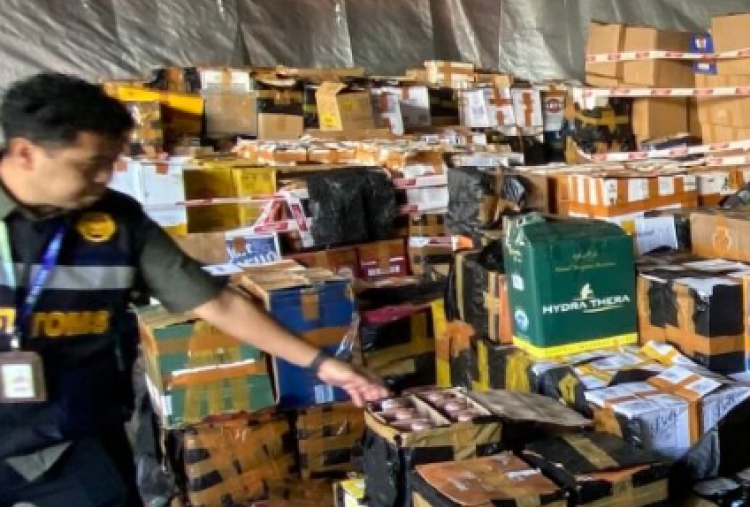 19 Ribu Botol Miras Berpita Cukai Palsu Nyaris Banjiri Bali
