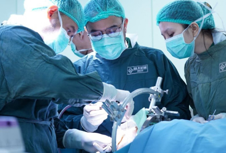 Pertama! RSUD Dr. Soetomo Terapkan Stereotactic Capsulotomy untuk Tangani Pasien Jiwa dengan Skizofrenia