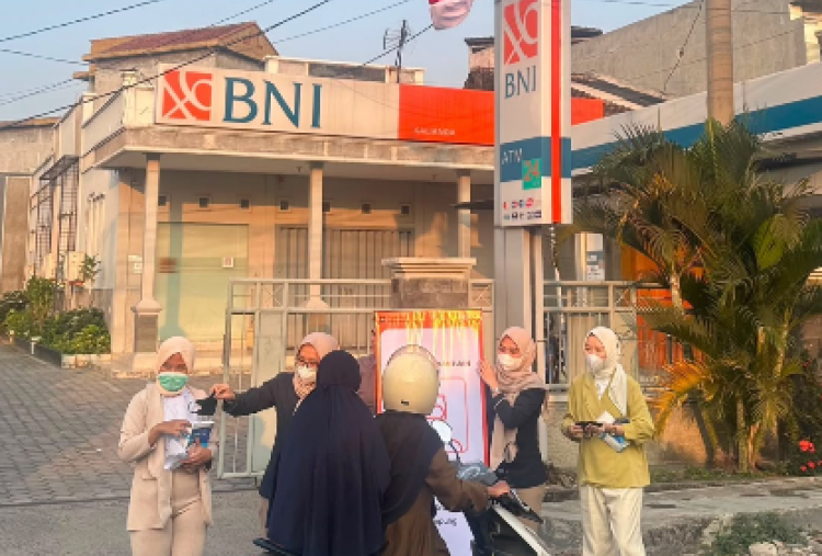 BNI Salurkan Masker hingga Obat-obatan bagi Masyarakat Terdampak Erupsi Gunung Anak Krakatau