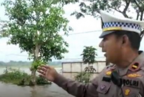 Akses Jalur Nasional Sampang - Bangkalan Madura Tertutup Banjir
