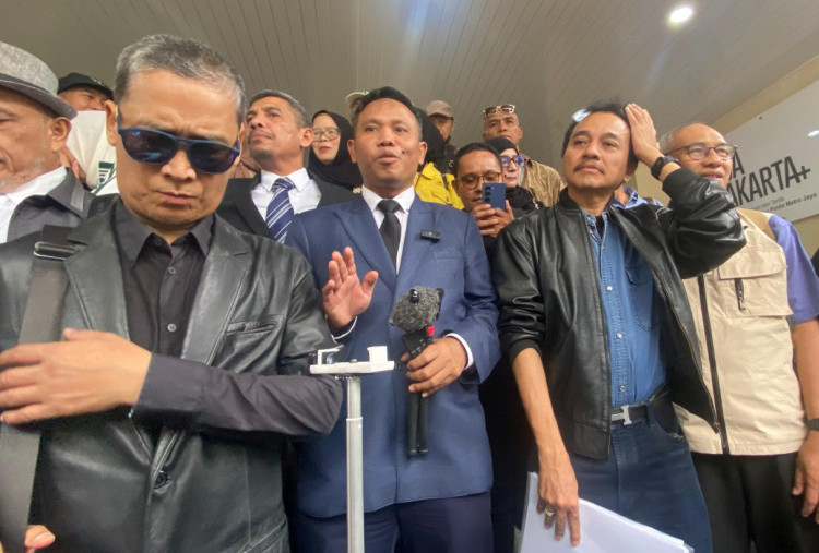 Roy Suryo Cs Jalani Wajib Lapor Terkait Dugaan Ijazah Palsu Jokowi di Polda Metro Jaya