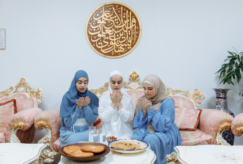 Jauh dari Keluarga Bukan Halangan Membuat Ramadan Serasa di Rumah   