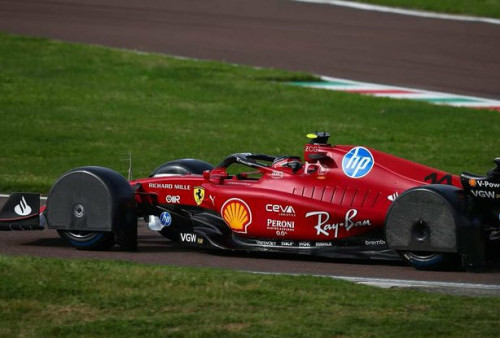 Ferrari Uji Inovasi Spakbor Bareng FIA, Efektif Kurangi Percikan Air saat Hujan?