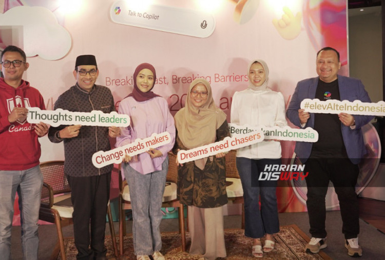 [Kiri-kanan] Arief Suseno, AI National Skills Director Microsoft Indonesia, Habib Ali Hasan Al Bahar, Ketua LAZISNU PBNU, Marheni Sandra, Perwakilan Perempuan Pandai AI (PandAI), NU Care Global, Tia Dwi Setiani, Learning Designer Lead, Dicoding Indonesia, Malasari Lala, Learning Program Director, Biji-biji dan Mereka, Dharma Simorangkir, Presiden Direktur Microsoft Indonesia.