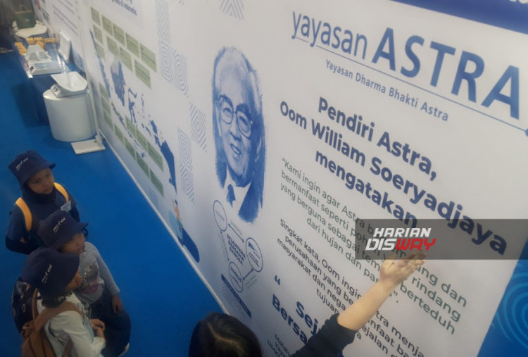 Sebagai bagian dari rangkaian acara, peserta mengunjungi booth Garda Oto di Hall 10 untuk melihat langsung armada Garda Siaga. Mereka mendapat penjelasan tentang fungsi layanan darurat dan pentingnya memiliki perlindungan kendaraan. “Kami ingin membentuk generasi yang cerdas finansial, mandiri, dan bertanggung jawab. Literasi keuangan sejak dini adalah fondasi penting menuju masa depan yang lebih baik,” ujar Laurentius Iwan Pranoto, Head of PR, Marcomm & Event Asuransi Astra.