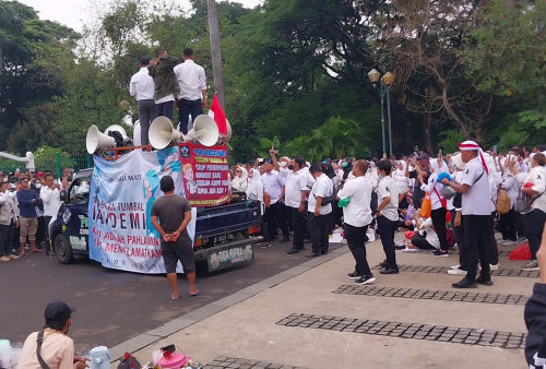 Ratusan Honorer Nakes dan Non Nakes Aksi Demo Tuntut Pengangkatan jadi ASN 