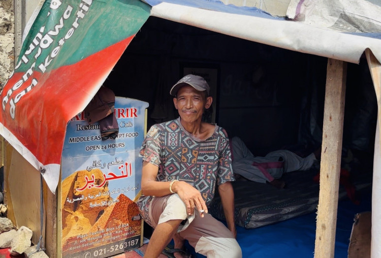 Nestapa Warga Bantaran Rel Senen: Tak Dapat Bansos, KJP Anak Pun Diputus