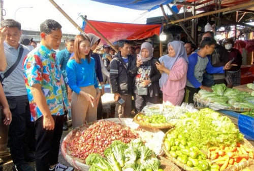 Warisi Gaya Jokowi, Gibran Blusukan ke Pasar Kemiri Muka Depok
