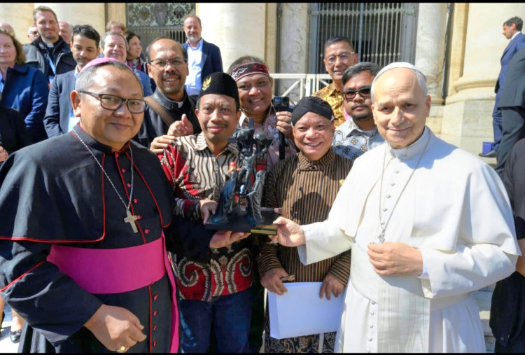 Pertama, Indonesia Bikin Patung Fiber St Yusuf Arimatea untuk Paus Leo XIV dengan Desain Khusus 