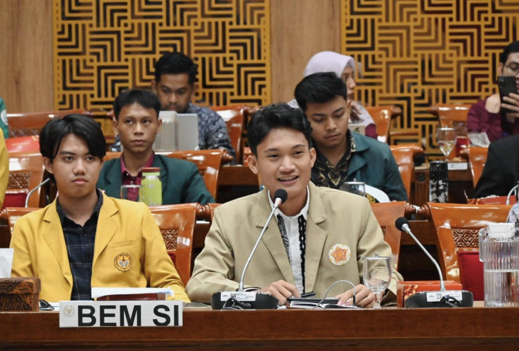 Besar di Omah Dongeng Marwah Bentuk Pemikiran Kritis Tiyo Ardianto, Berani Kritik Program MBG Prabowo!