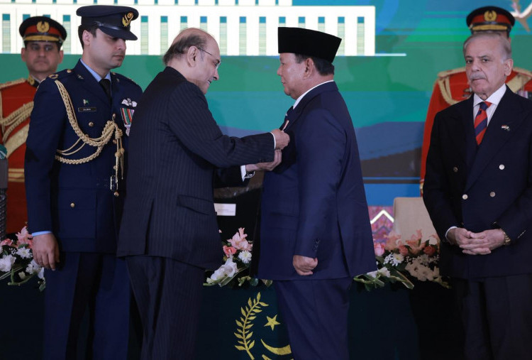 Presiden Zardari Anugerahkan Nishan-e-Pakistan, Bintang Tertinggi Pakistan kepada Presiden Prabowo