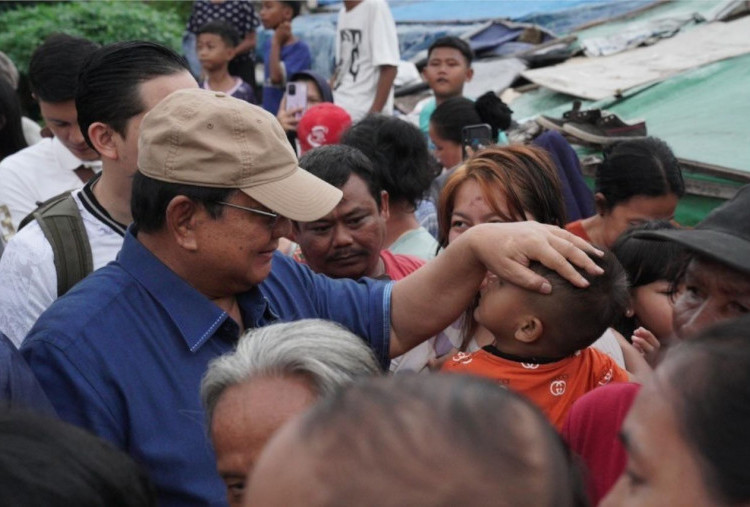 Cerita Teddy saat Prabowo Diam-diam Blusukan di Bantaran Rel Senen: Warga Kaget