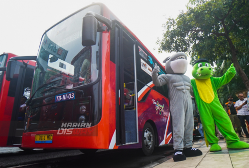 Warga Surabaya menyambut baik pengoperasian bus listrik. Hal itu selaras dengan Inpres Nomor 7 Tahun 2022 atau Inpres Kendaraan Bermotor Listrik Berbasis Baterai (Battery Electric Vehicle) sebagai Kendaraan Dinas Operasional, Kendaraan Perorangan, Dinas Instansi Pemerintah Pusat dan Pemerintah Daerah yang ditandatangani Presiden Jokowi pada 13 September 2022.