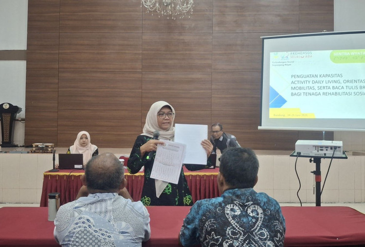 Kemensos Latih Pendamping Sosial, Kuasai Huruf Braille dan Teknik Pendampingan Difabel