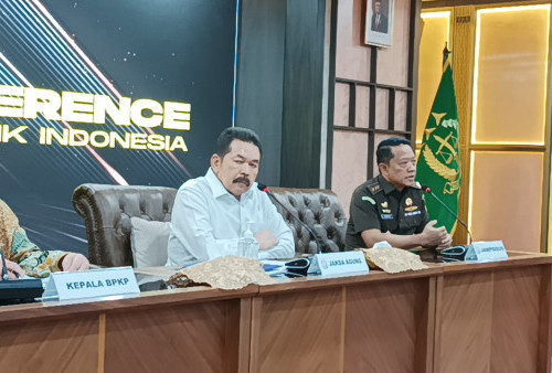 Diduga Terlibat Kasus BTS Kominfo, Kejagung Tunggu Restu Jokowi Periksa Anggota BPK Achsanul Qosasi