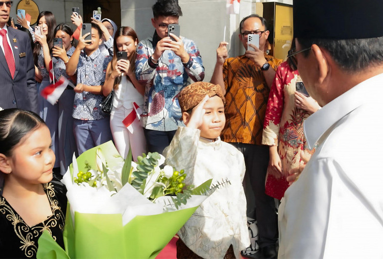 Prabowo Hadiri National Day di Singapore, WNI Kibarkan Merah Putih