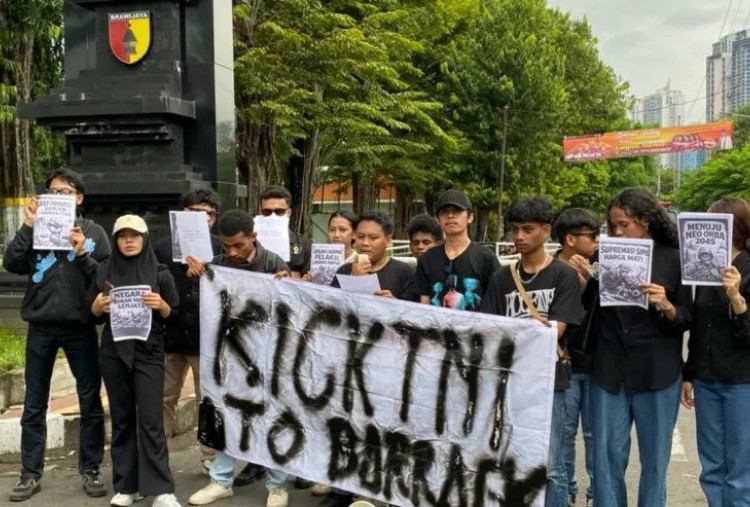 BEM Nus Jatim Gelar Aksi Solidaritas di Kodam V Tuntut Pengusutan Kasus Andrie Yunus