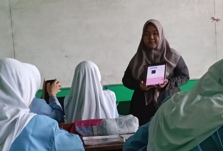 Di Balik Senyum Aisa, Guru Honorer di Jakarta Digaji Tak Sampai Rp500 Ribu