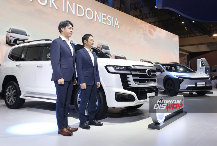 Peluncuran tersebut menjadi bagian dari strategi Multi-pathway Toyota dalam memperluas pilihan kendaraan elektrifikasi. Land Cruiser 300 Hybrid EV hadir dengan teknologi hybrid yang menggabungkan performa tinggi dan efisiensi, sementara bZ4X Touring menawarkan kendaraan listrik berbasis baterai yang dirancang untuk mendukung kebutuhan eksplorasi maupun mobilitas harian. Toyota juga memperkenalkan Land Cruiser FJ sebagai alternatif baru bagi pencinta SUV, serta menghadirkan generasi terbaru Hilux untuk pertama kalinya di hadapan publik.
