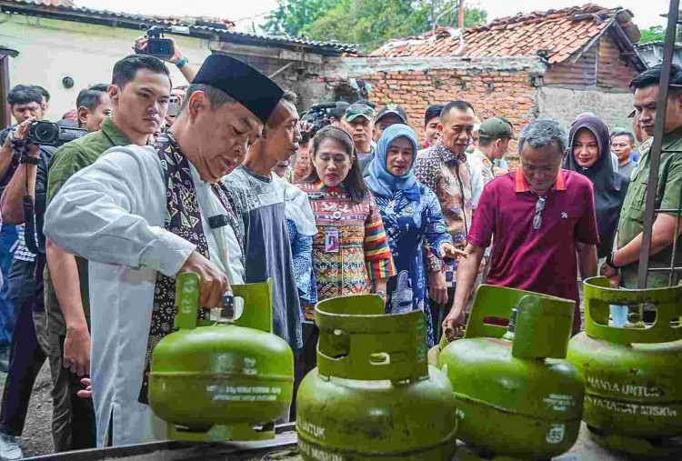 Pastikan Pasokan Gas LPG 3 Kg Aman, Teguh Setyabudi Sidak ke Jakarta Timur