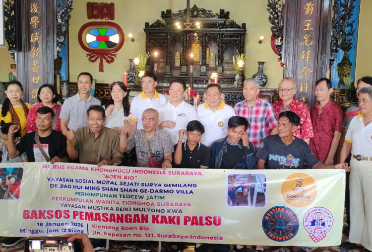 Pembagian Kaki Palsu di Kelenteng Boen Bio Bangkitkan Semangat Penyandang Disabilitas Fisik