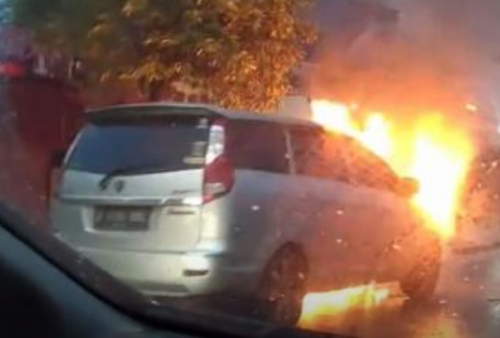 Mobil Terbakar di Bekasi, Diduga Ini Penyebabnya