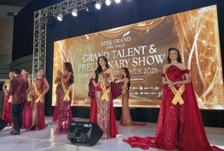 Malam Preliminary Show Miss Grand Jawa Timur, Finalis Promosikan Kuliner Lokal dan Peragakan Gaun Malam