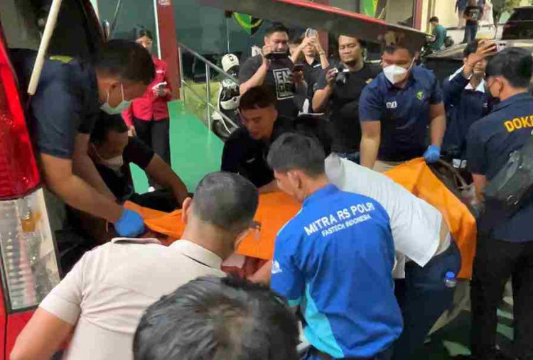 RS Polri Terima 21 Kantong Jenazah Korban Kebakaran Gedung Terra Drone