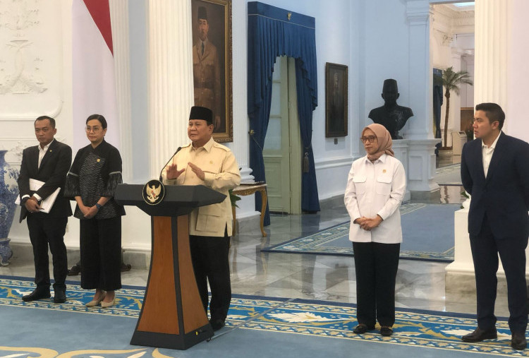 Prabowo: THR dan Gaji ASN, TNI-Polri Cair 100%, Gaji ke-13 Menyusul di Juni