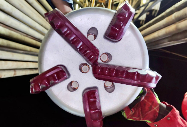 Rig EMR-01 Elnusa Catat Rekor Casing While Drilling Terdalam di Indonesia, Efisiensi Migas Meningkat