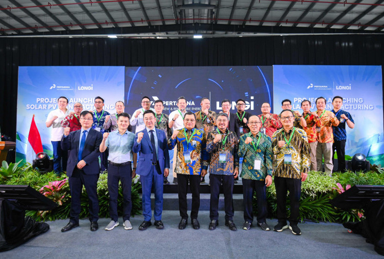 Pertamina NRE dan LONGi Luncurkan Proyek Manufaktur Modul Panel Surya
