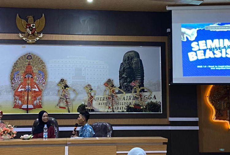 RISE, Seminar Beasiswa oleh Adkesma BEM FIB Unair, Bagikan Tip Lolos Beasiswa ala Awardee Bright Scholarship dan Bakti Nusa