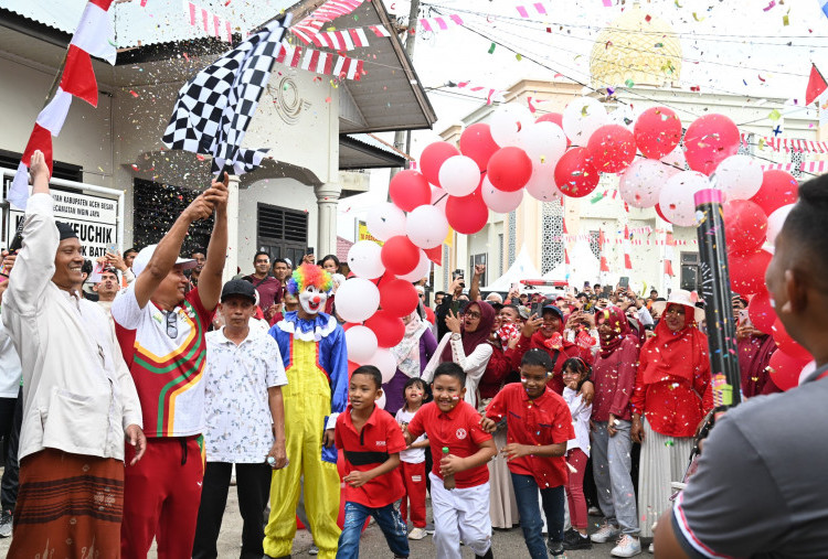 50 Ide Yel-Yel Gerak Jalan Lomba 17 Agustus 2026 Sederhana, Bikin Regumu Jadi Juara!