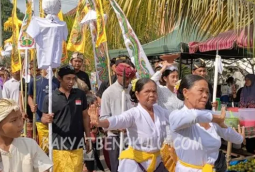 22 Keluarga Ikut Ngaben Massal Masyarakat Hindu Bali Bengkulu Utara