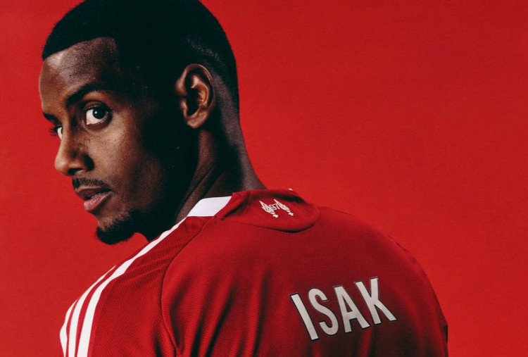 Isak Pakai Nomor 9 di Liverpool, Seperti Torres atau Benteke?