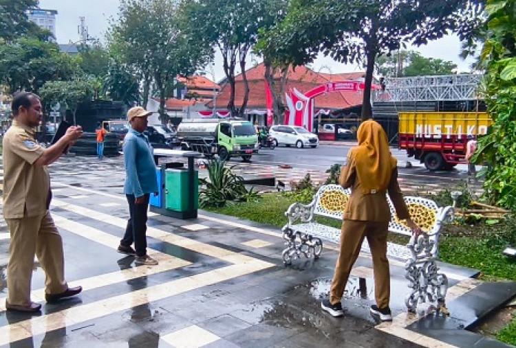 Taman Apsari Rusak Usai Pesta Rakyat, DLH Surabaya Hitung Total Kerugian