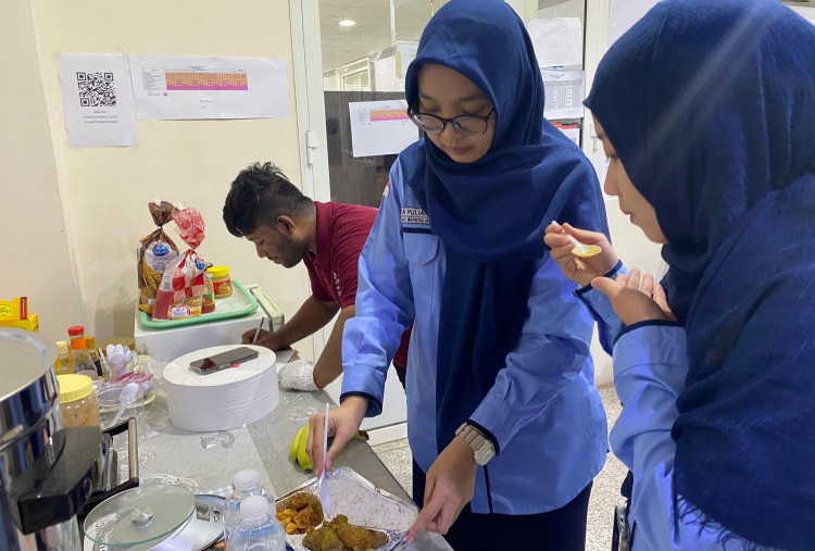 Laporan Haji dari Makkah: Jaga Kualitas Makanan Jamaah, Bisa Cicipi Ratusan Kali Tiap Hari