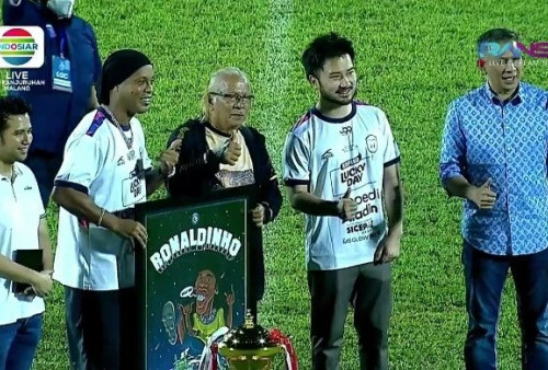 Ronaldinho Main 30 Menit Bela RANS Nusantara FC
