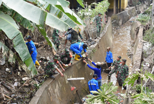 Tim Tanggap Bencana Bukit Asam Bantu Korban Banjir Tanjung Enim 