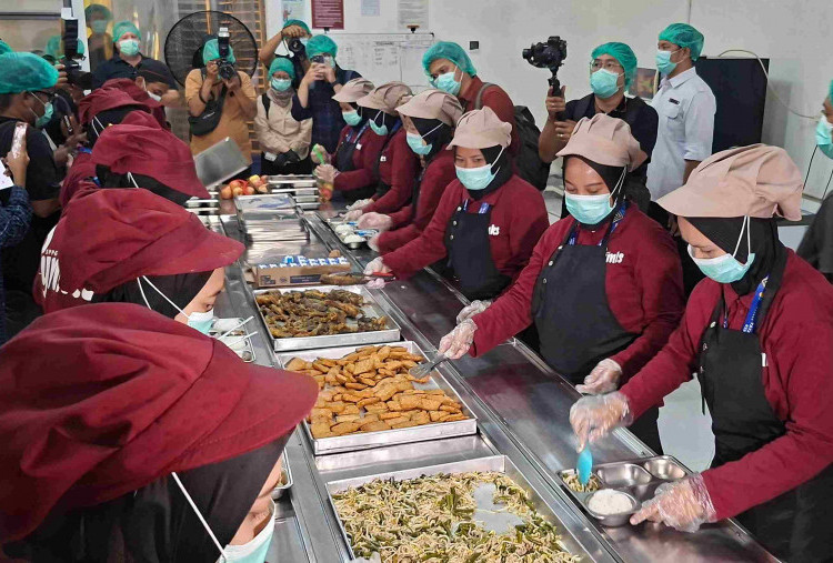 Benarkah Mitra SPPG Raup Rp1,8 Miliar dari Potong Jatah MBG? Cek Fakta Sebenarnya