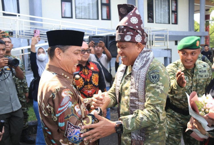 Kunjungan Wakasad ke Kalbar, Ria Norsan Tegaskan Komitmen Perkuat Kolaborasi TNI dan Pemda