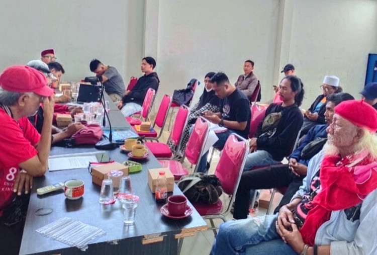 Rangkaian Peringatan Bulan Bung Karno, Puluhan Muralis Siap Berkreasi di Dinding Kantor DPC PDIP Lamongan