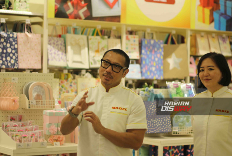 Saat ini, MR.D.I.Y. telah memiliki lebih dari 1.200 toko di seluruh Indonesia. Ekspansi ini mencerminkan komitmen perseroan untuk terus berkembang secara berkelanjutan dan semakin dekat dengan kebutuhan masyarakat di berbagai daerah.