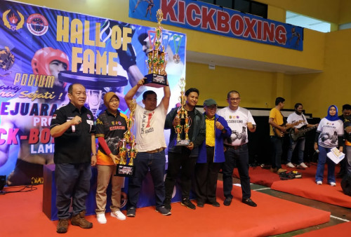 Bandar Lampung Juara Umum Kejurprov Kick Boxing