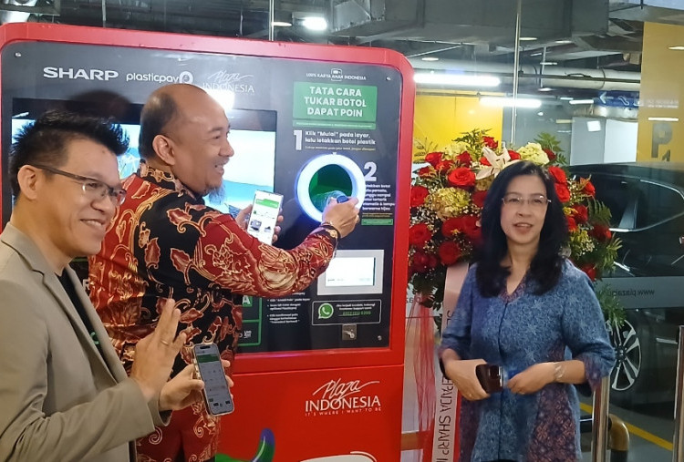 Cegah Penumpukan Sampah Plastik, Sharp Indonesia dan Plasticpay Luncurkan Mesin Olah Sampah RVM