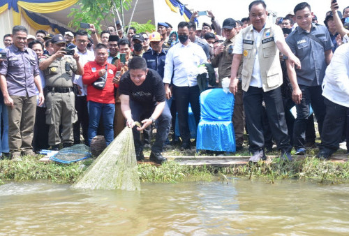 Lestarikan Kearifan Lokal, Herman Deru 